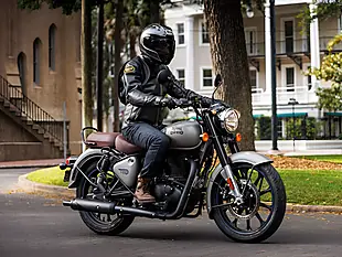 Used 2024 Royal Enfield Classic 350 Dark Dark Stealth Black - Interior and Exterior details 5