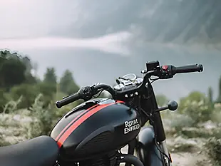 Used 2024 Royal Enfield Classic 350 Dark Dark Stealth Black - Interior and Exterior details 7