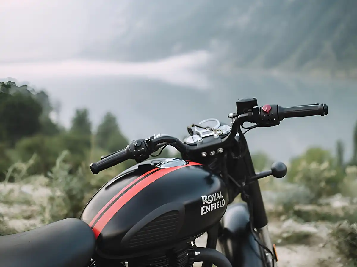Used 2024 Royal Enfield Classic 350 Dark Dark Stealth Black - Interior and Exterior details 7