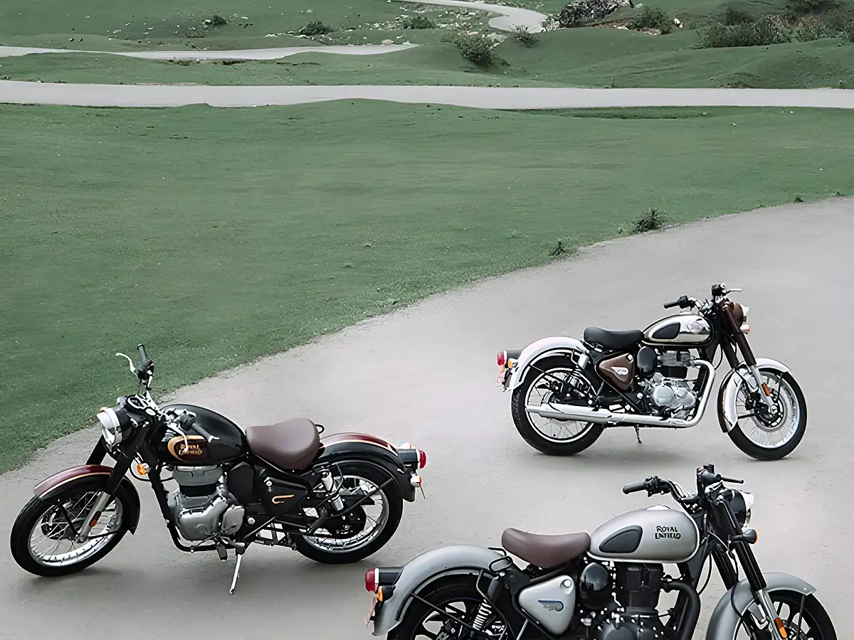 Used 2024 Royal Enfield Classic 350 Dark Dark Stealth Black - Interior and Exterior details 9