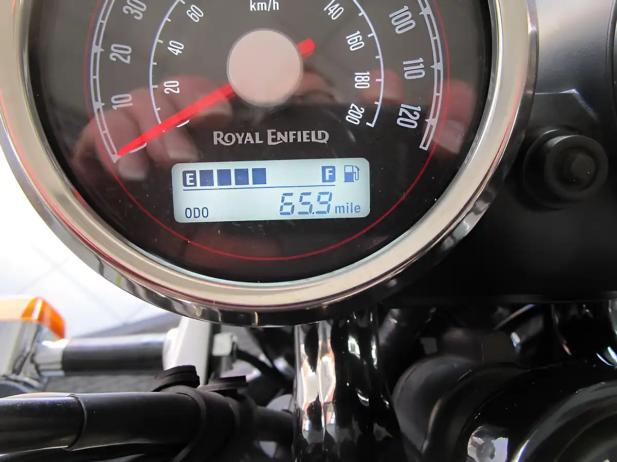 Used 2024 Royal Enfield Continental GT 650 Classic Slipstream Blue - Interior and Exterior details 10