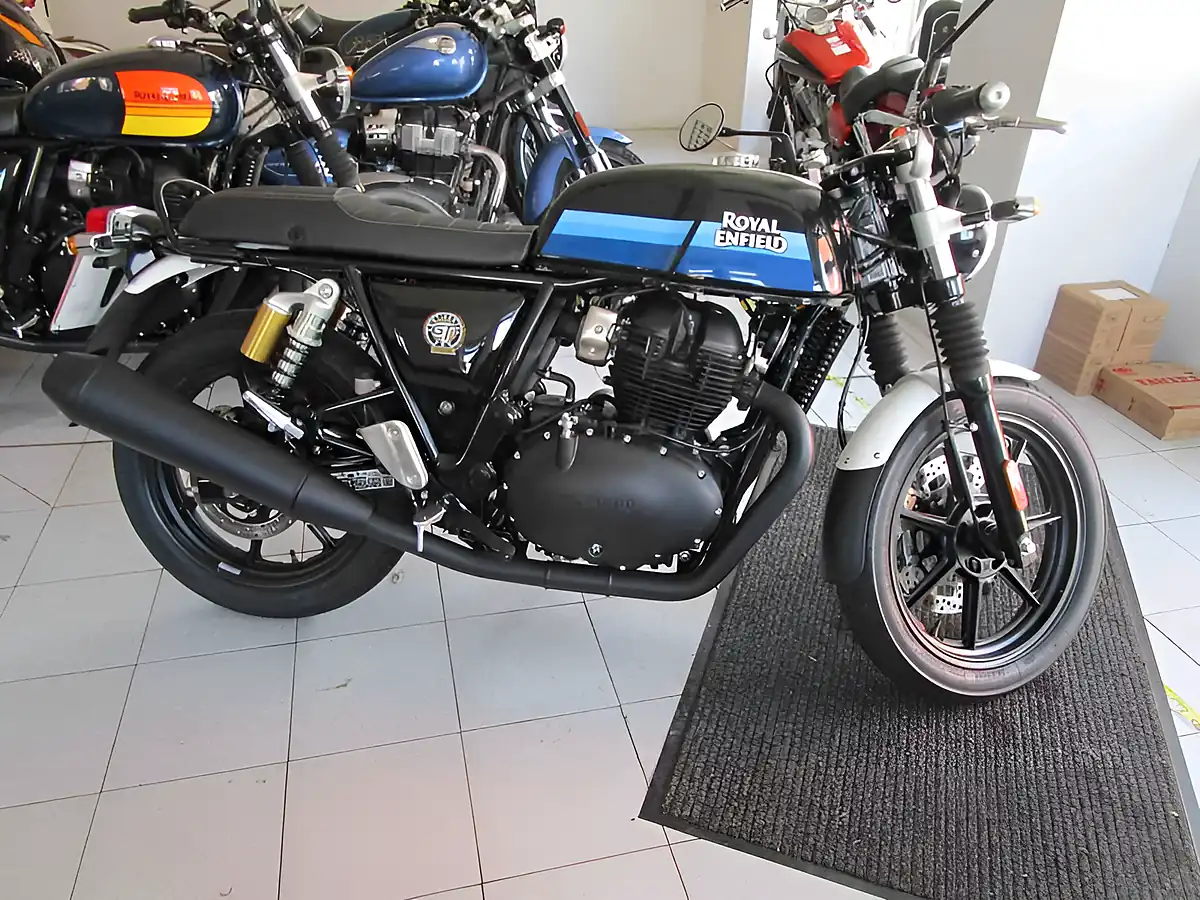 Used 2024 Royal Enfield Continental GT 650 Classic Slipstream Blue - Interior and Exterior details 2