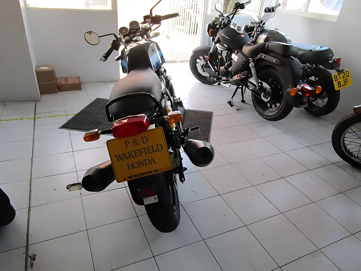 Used 2024 Royal Enfield Continental GT 650 Classic Slipstream Blue - Interior and Exterior details 3