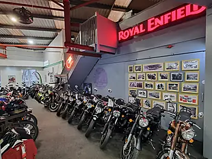 Used 2024 Royal Enfield Continental GT 650 Dark Slipstream Blue - Interior and Exterior details 10