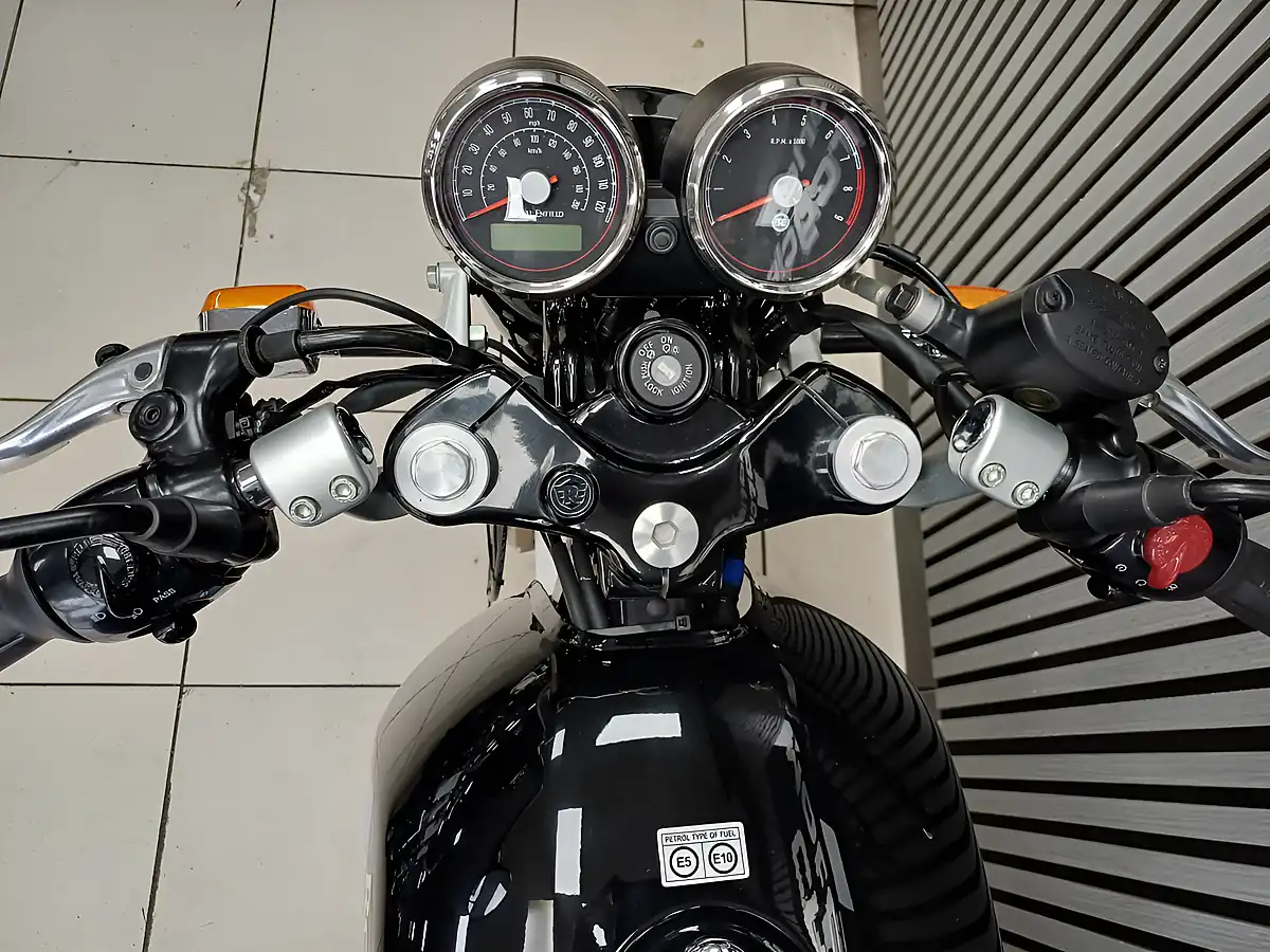 Used 2024 Royal Enfield Continental GT Apex Grey / Slipstream Blue - Interior and Exterior details 11