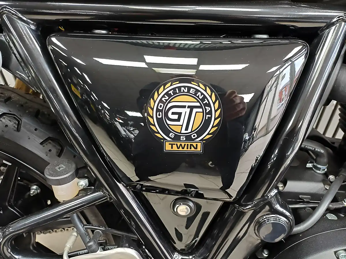 Used 2024 Royal Enfield Continental GT Apex Grey / Slipstream Blue - Interior and Exterior details 12