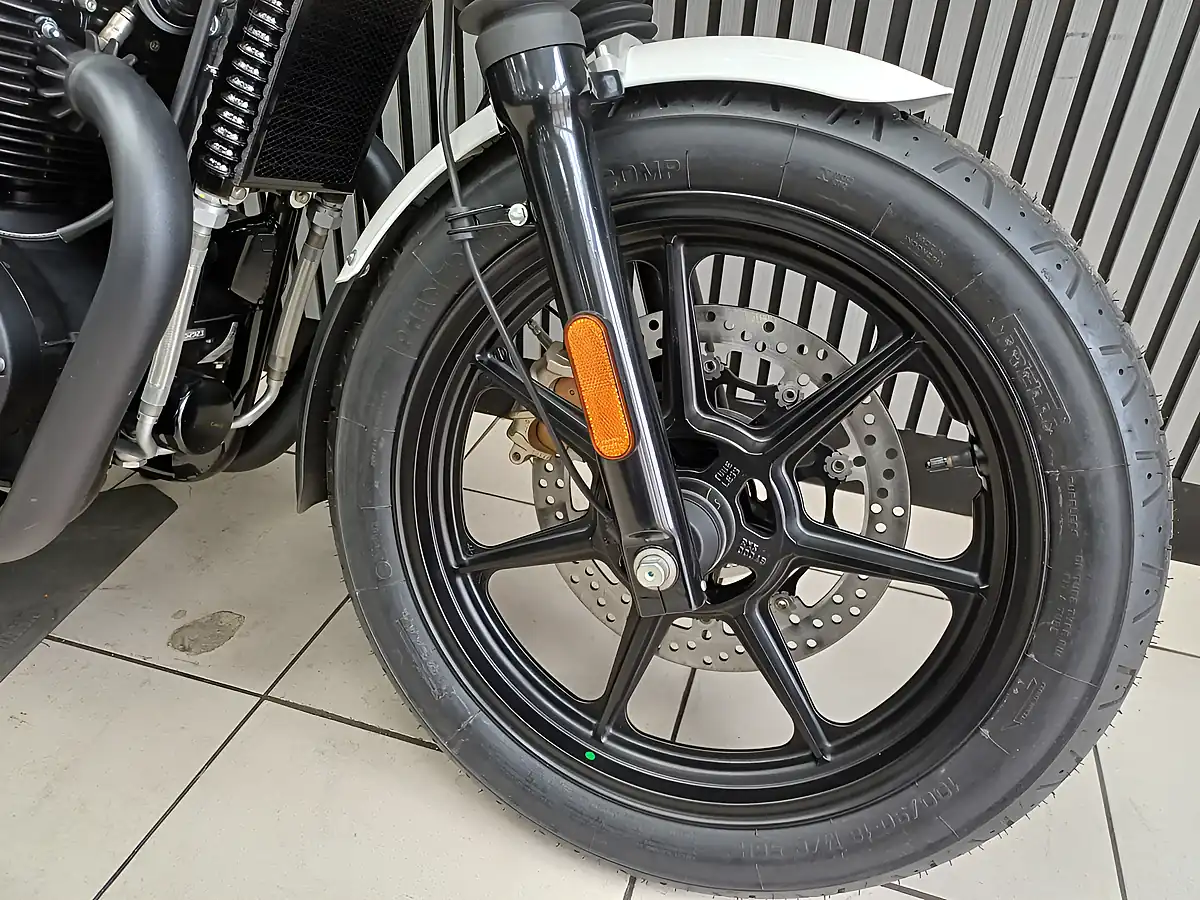 Used 2024 Royal Enfield Continental GT Apex Grey / Slipstream Blue - Interior and Exterior details 14