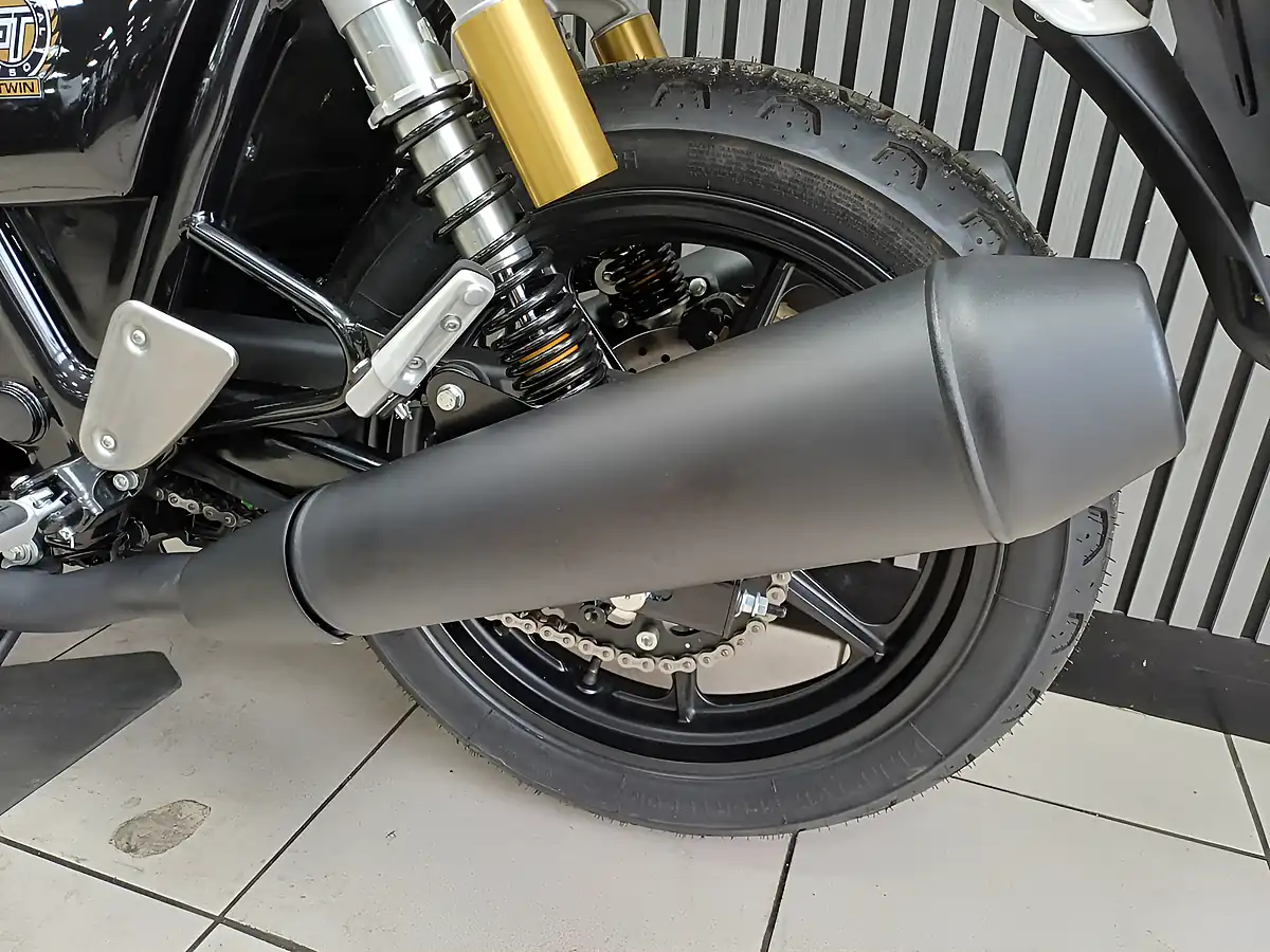 Used 2024 Royal Enfield Continental GT Apex Grey / Slipstream Blue - Interior and Exterior details 15