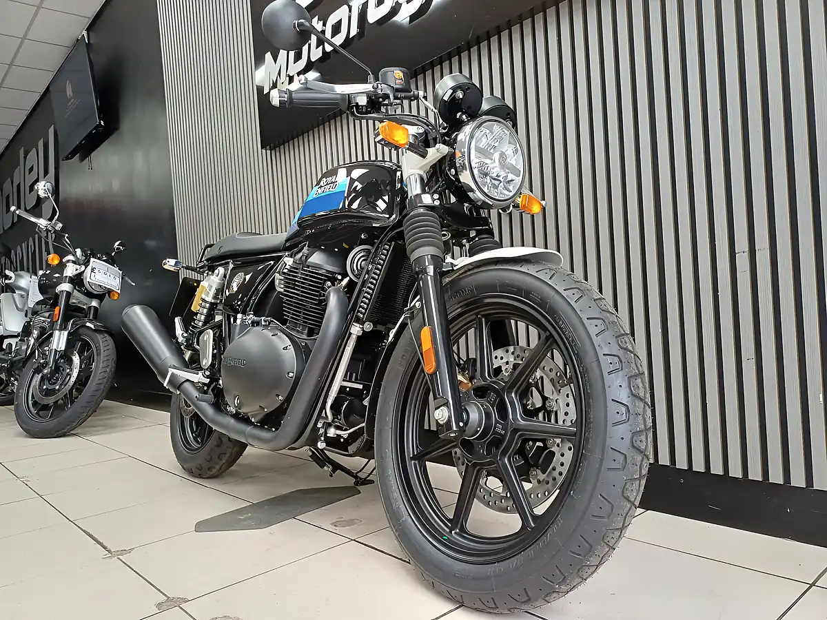 Used 2024 Royal Enfield Continental GT Apex Grey / Slipstream Blue - Interior and Exterior details 7
