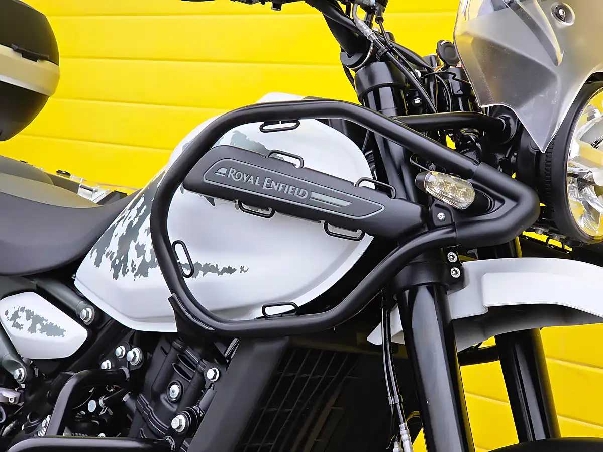 Used 2024 Royal Enfield Himalayan Abs White - Interior and Exterior details 11