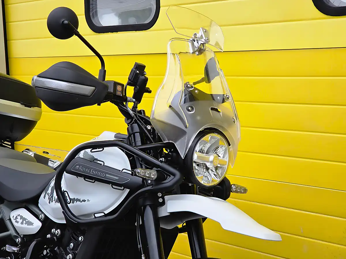 Used 2024 Royal Enfield Himalayan Abs White - Interior and Exterior details 12