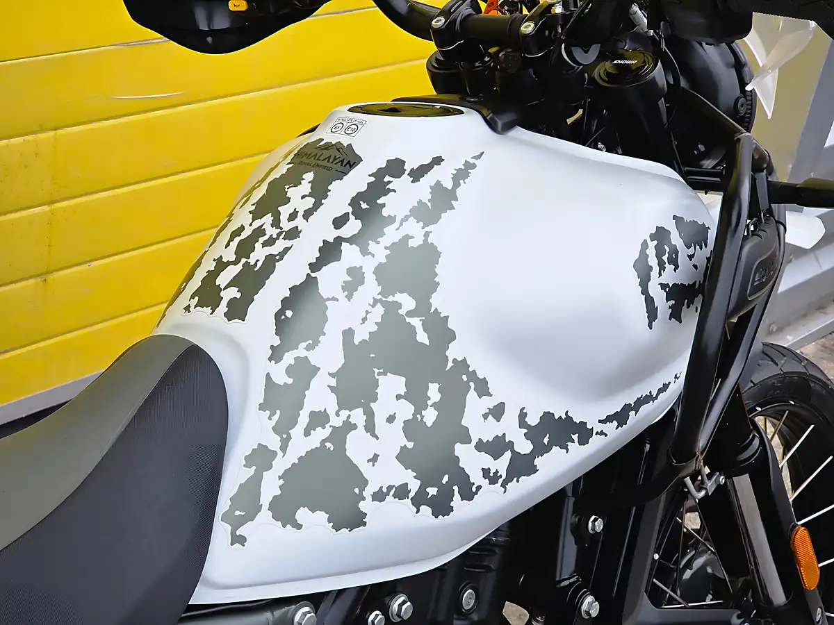 Used 2024 Royal Enfield Himalayan Abs White - Interior and Exterior details 14