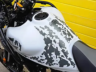 Used 2024 Royal Enfield Himalayan Abs White - Interior and Exterior details 19