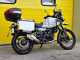 Used 2024 Royal Enfield Himalayan Abs White - Interior and Exterior details 4