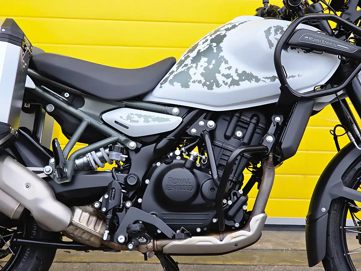 Used 2024 Royal Enfield Himalayan Abs White - Interior and Exterior details 9