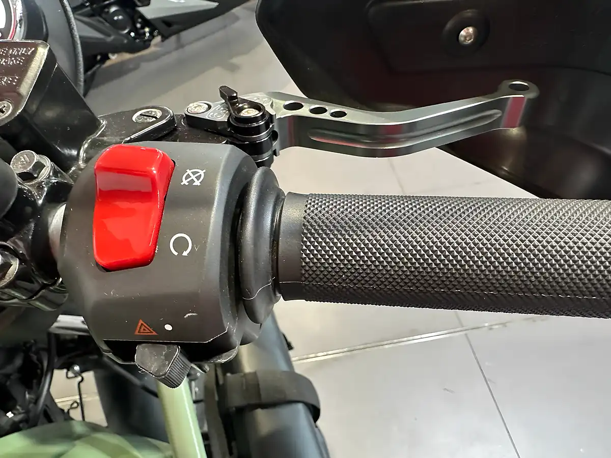 Used 2024 Royal Enfield Himalayan Green - Interior and Exterior details 11
