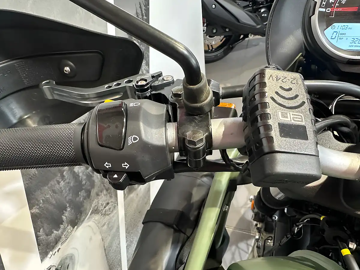 Used 2024 Royal Enfield Himalayan Green - Interior and Exterior details 13