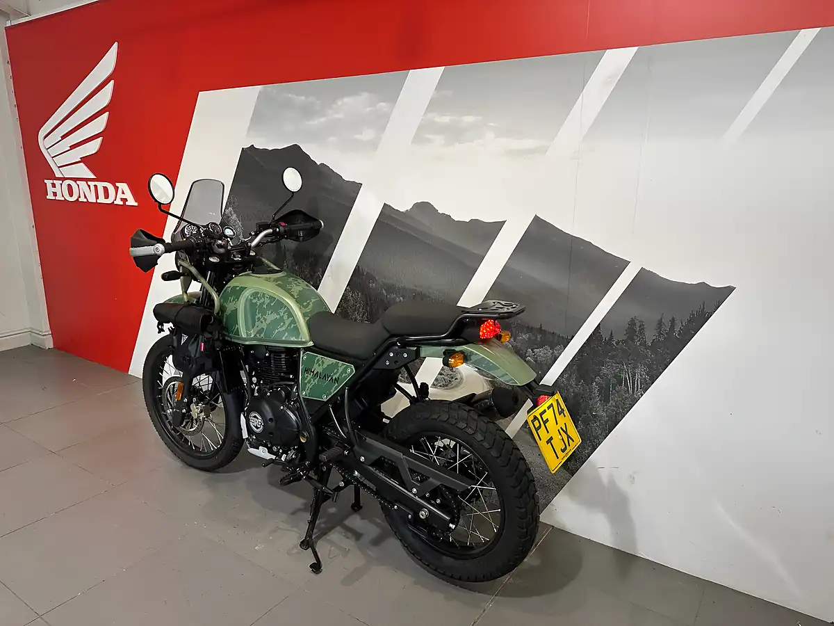 Used 2024 Royal Enfield Himalayan Green - Interior and Exterior details 16