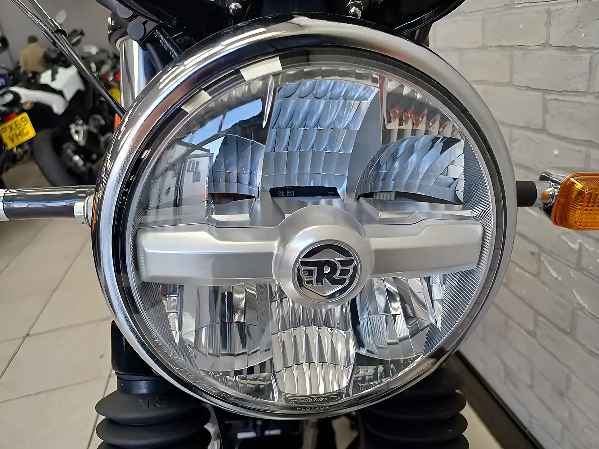 Used 2024 Royal Enfield Interceptor 650 Barcelona Blue - Interior and Exterior details 12