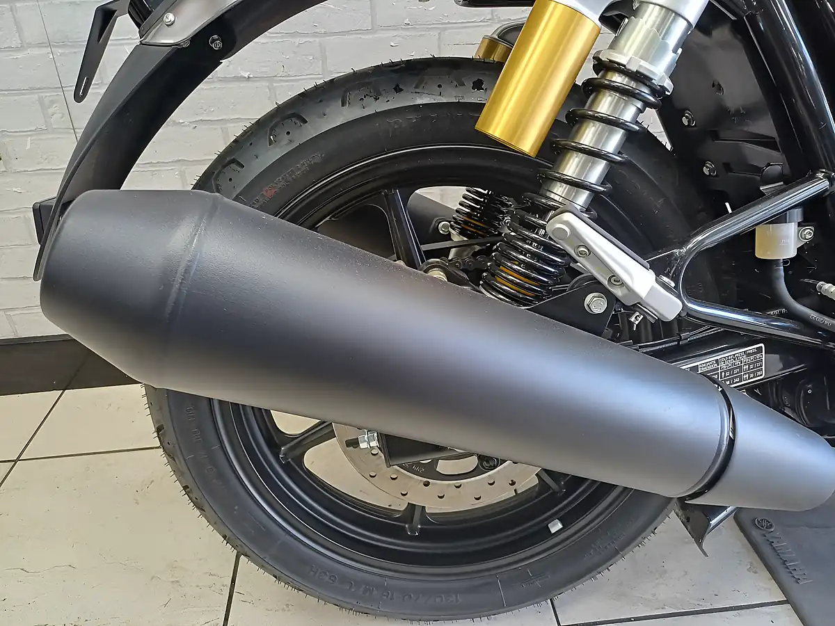 Used 2024 Royal Enfield Interceptor 650 Barcelona Blue - Interior and Exterior details 13
