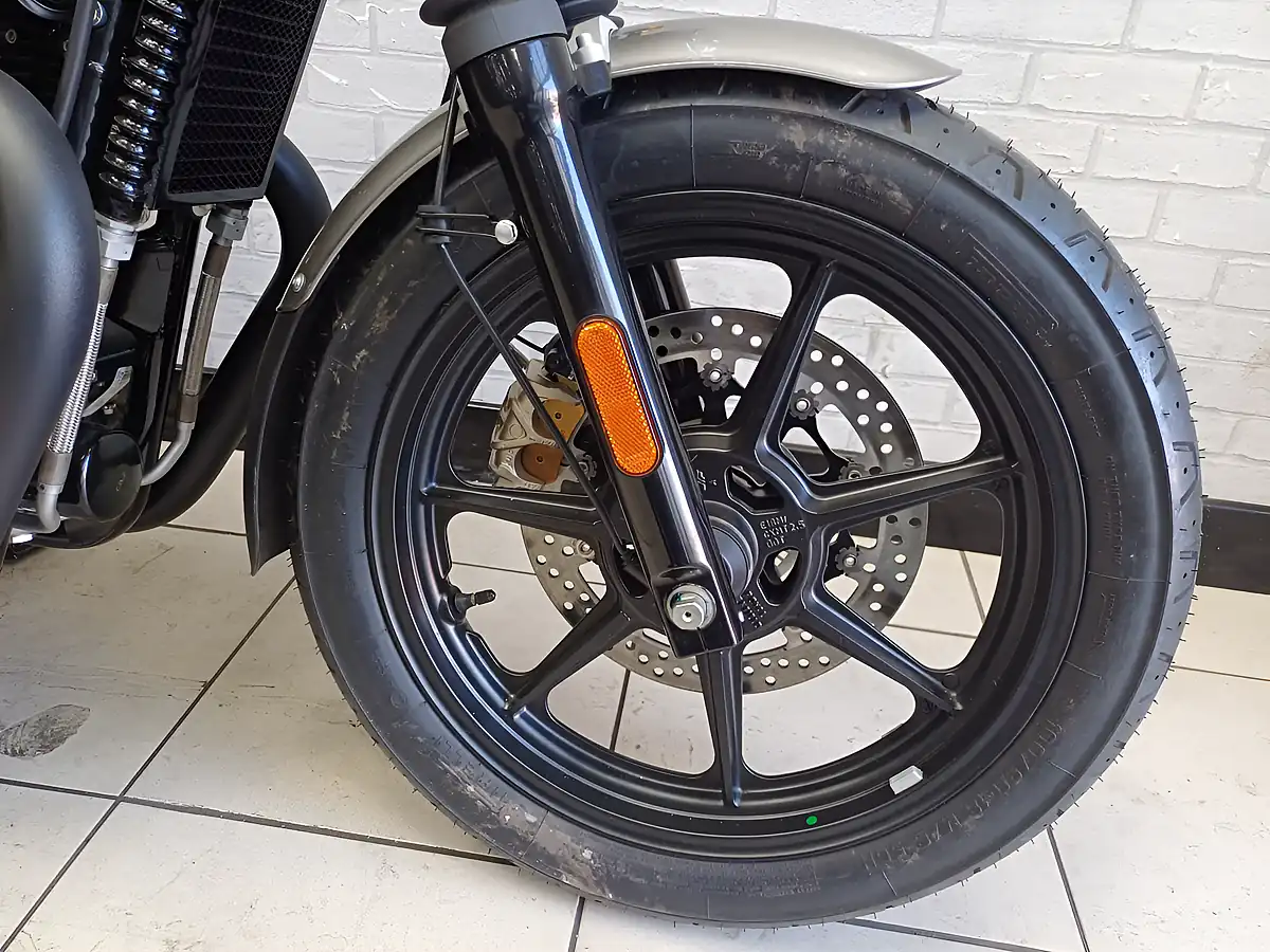 Used 2024 Royal Enfield Interceptor 650 Barcelona Blue - Interior and Exterior details 15