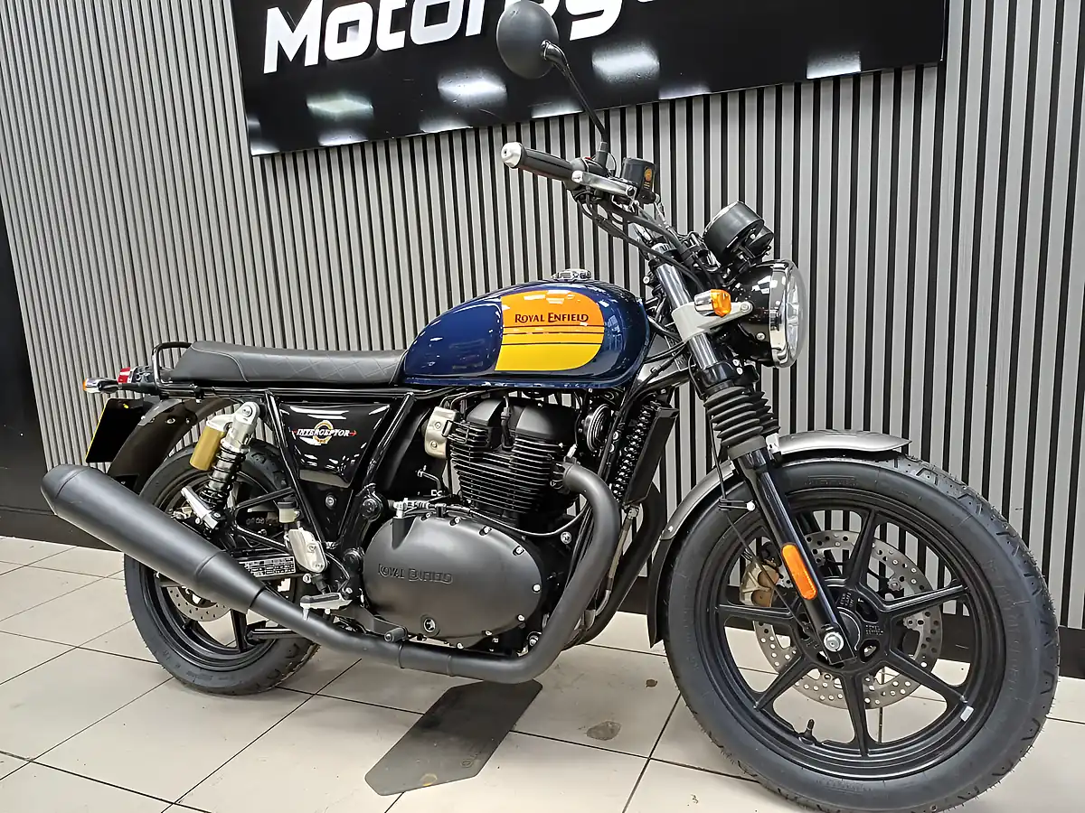 Used 2024 Royal Enfield Interceptor 650 Barcelona Blue - Interior and Exterior details 5
