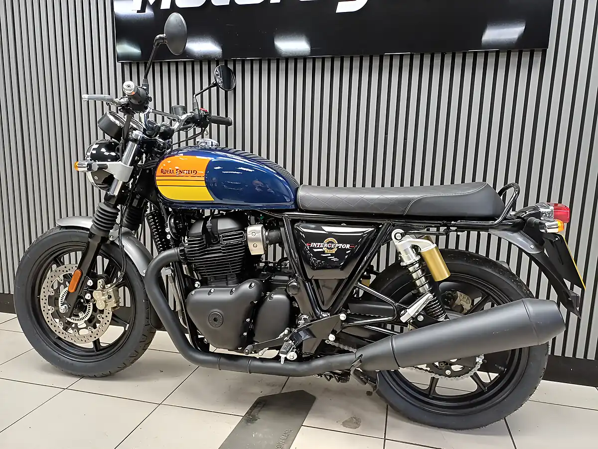 Used 2024 Royal Enfield Interceptor 650 Barcelona Blue - Interior and Exterior details 7