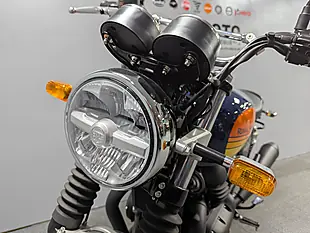 Used 2024 Royal Enfield Interceptor Barcelona Blue - Interior and Exterior details 13