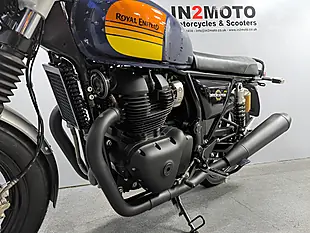 Used 2024 Royal Enfield Interceptor Barcelona Blue - Interior and Exterior details 15