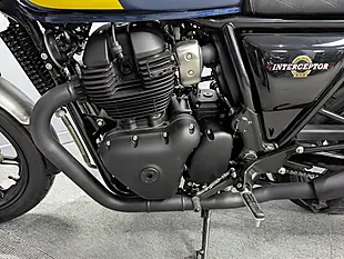 Used 2024 Royal Enfield Interceptor Barcelona Blue - Interior and Exterior details 17