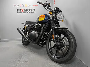 Used 2024 Royal Enfield Interceptor Barcelona Blue - Interior and Exterior details 4