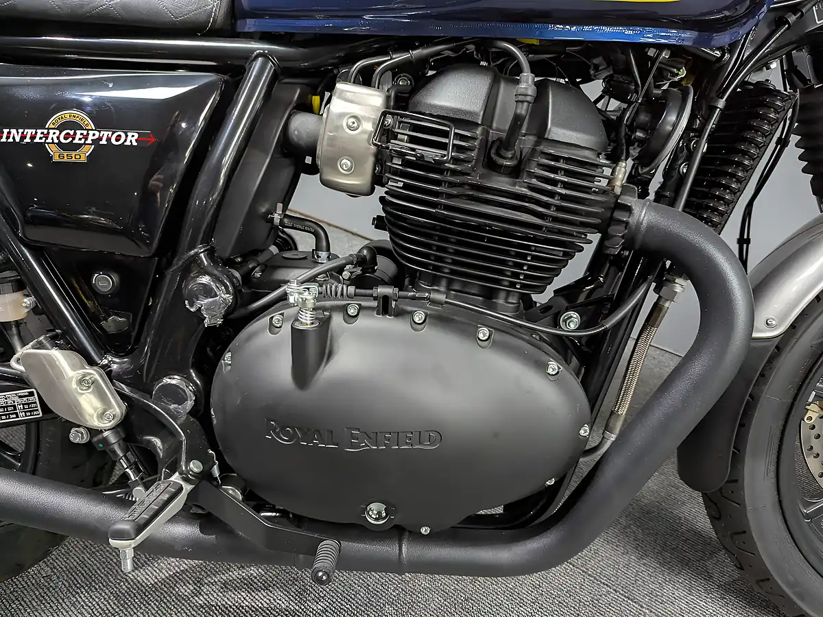 Used 2024 Royal Enfield Interceptor Barcelona Blue - Interior and Exterior details 7