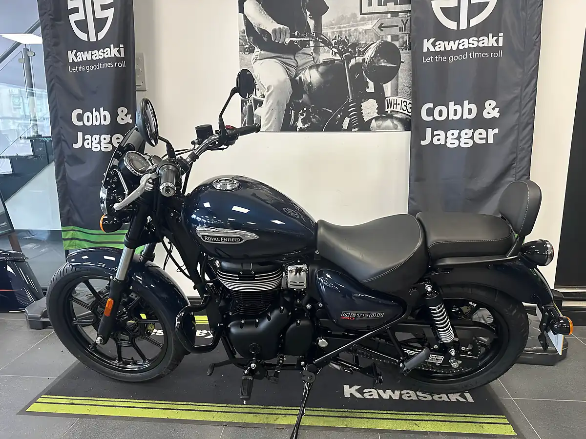 Used 2024 Royal Enfield Meteor 350 Custom Blue - Interior and Exterior details 10