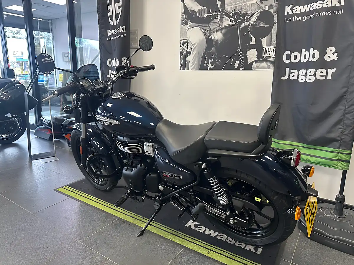 Used 2024 Royal Enfield Meteor 350 Custom Blue - Interior and Exterior details 17