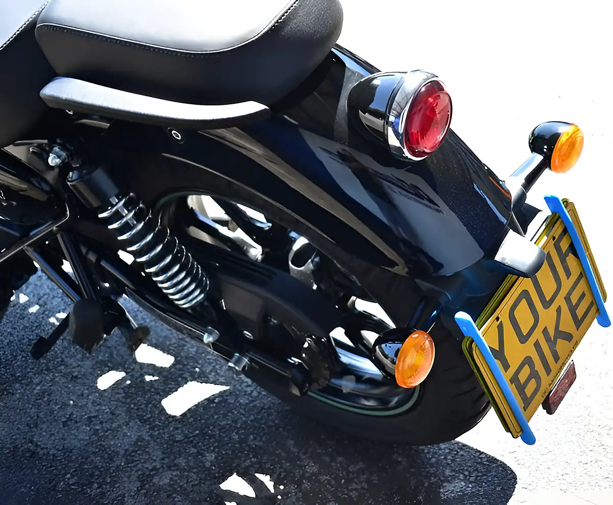 Used 2024 Royal Enfield Meteor 350 Roadster/Retro Green - Interior and Exterior details 16