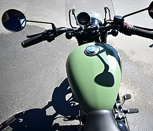 Used 2024 Royal Enfield Meteor 350 Roadster/Retro Green - Interior and Exterior details 20