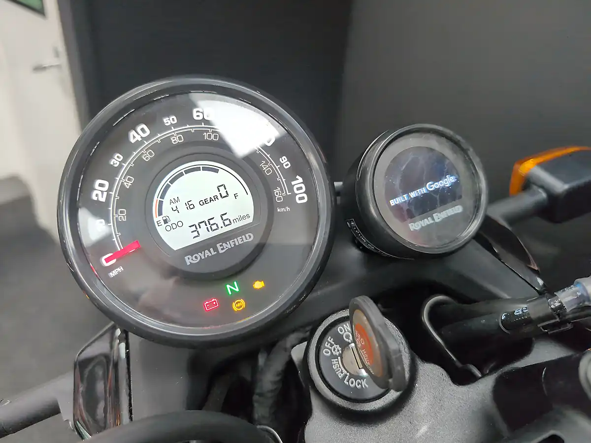 Used 2024 Royal Enfield Scram 411 Graphite Blue - Interior and Exterior details 11