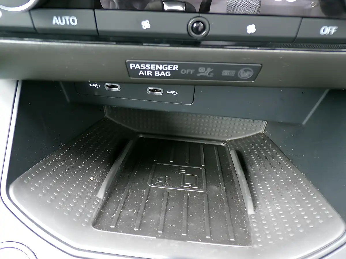 Used 2024 SEAT Arona Xperience Lux Black - Interior and Exterior details 13