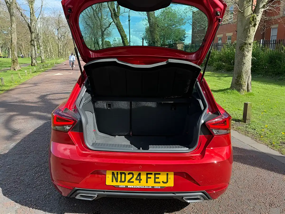 Used 2024 SEAT Ibiza Fr Red - Interior and Exterior details 15