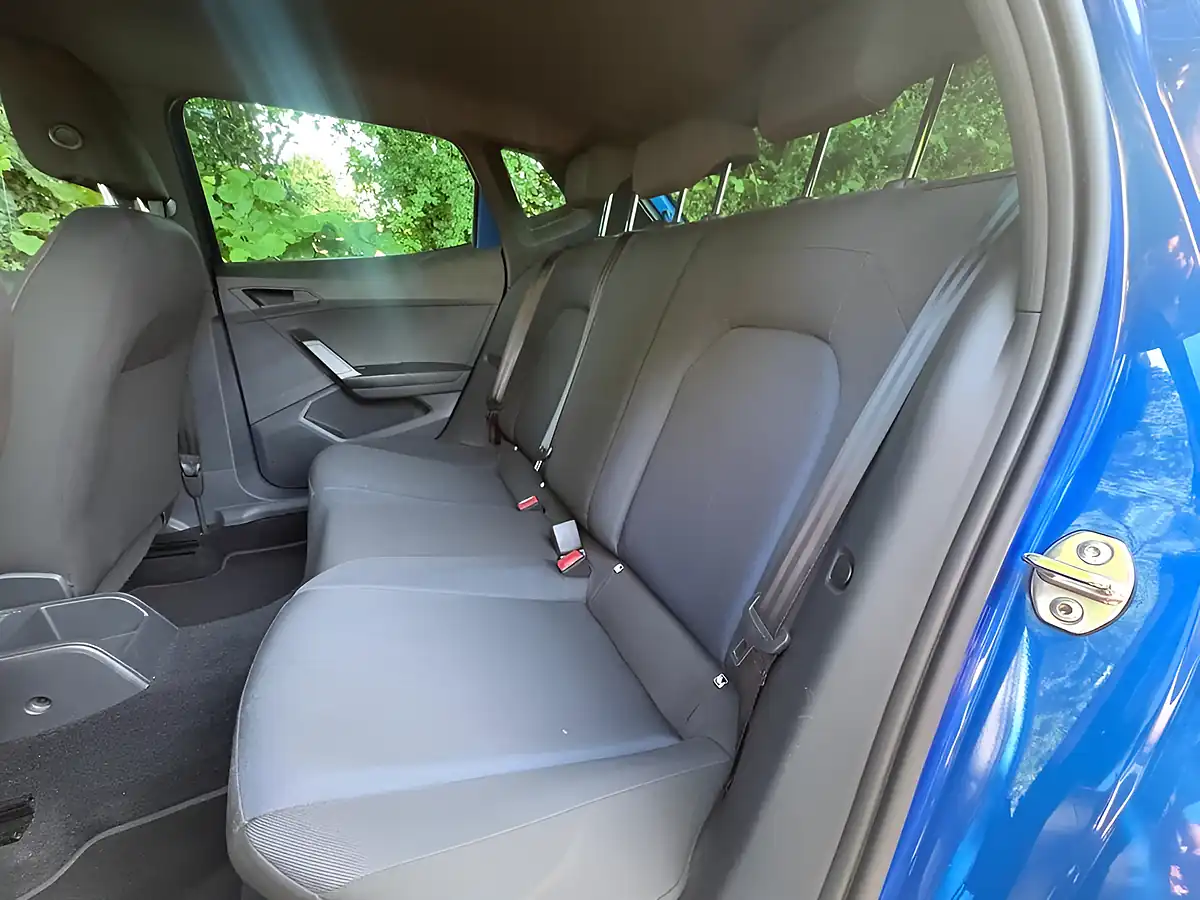 Used 2024 SEAT Ibiza Fr Sapphire Blue - Interior and Exterior details 14