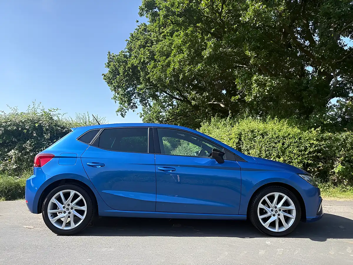 Used 2024 SEAT Ibiza Fr Sapphire Blue - Interior and Exterior details 4
