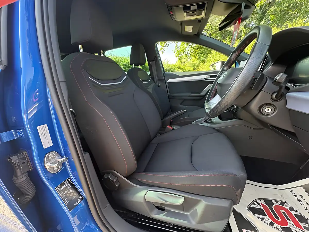 Used 2024 SEAT Ibiza Fr Sapphire Blue - Interior and Exterior details 8