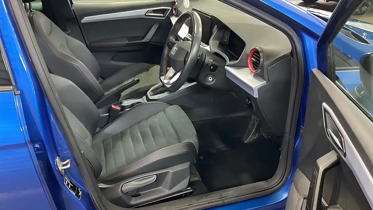 Used 2024 SEAT Ibiza Fr Sport Blue - Interior and Exterior details 10