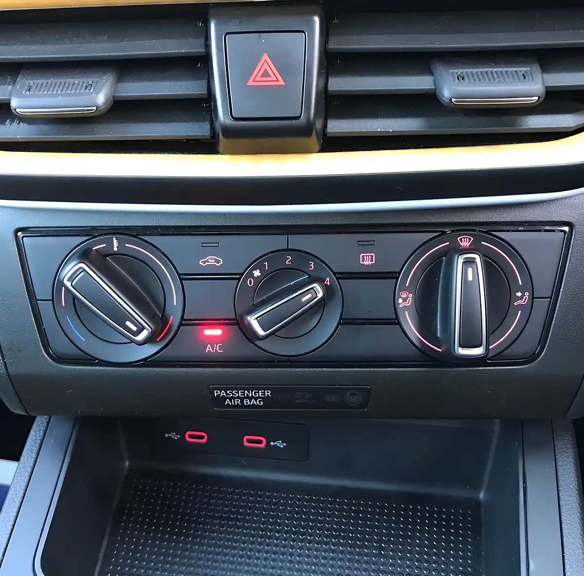 Used 2024 SEAT Ibiza Se Technology Red - Interior and Exterior details 12