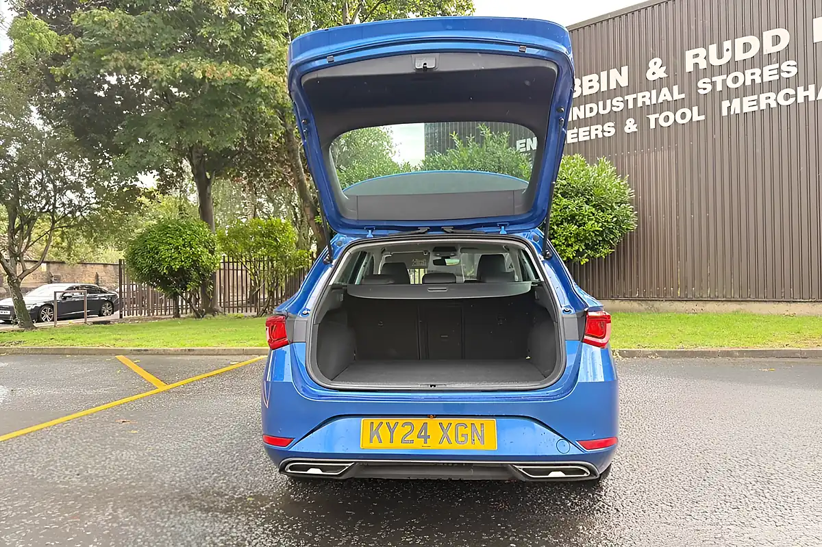 Used 2024 SEAT Leon Fr Blue - Interior and Exterior details 15