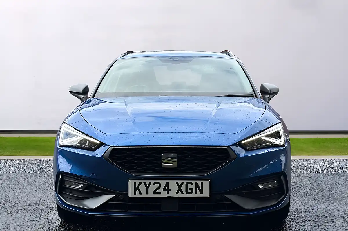Used 2024 SEAT Leon Fr Blue - Interior and Exterior details 3