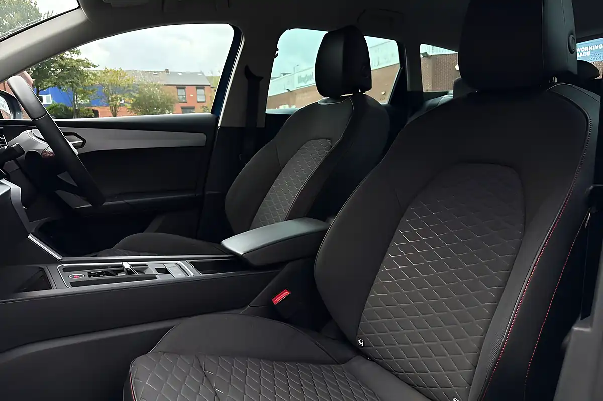 Used 2024 SEAT Leon Fr Blue - Interior and Exterior details 6