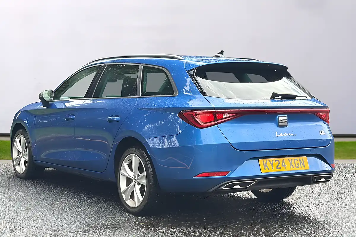 Used 2024 SEAT Leon Fr Blue - Interior and Exterior details 9