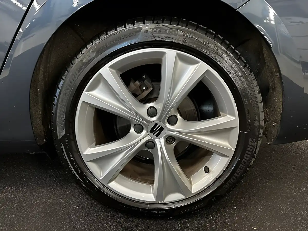 Used 2024 SEAT Leon Fr Magnetic Tech Grey - Interior and Exterior details 12