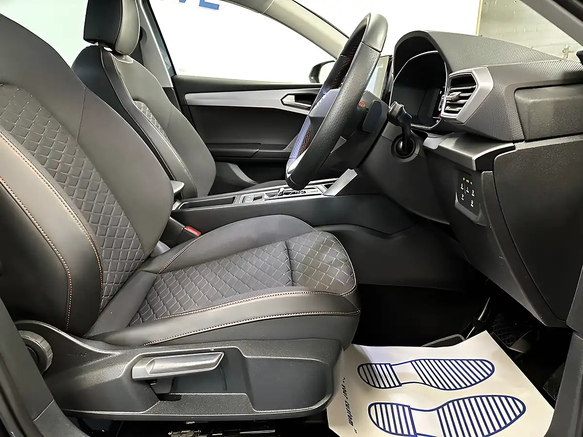 Used 2024 SEAT Leon Fr Magnetic Tech Grey - Interior and Exterior details 17